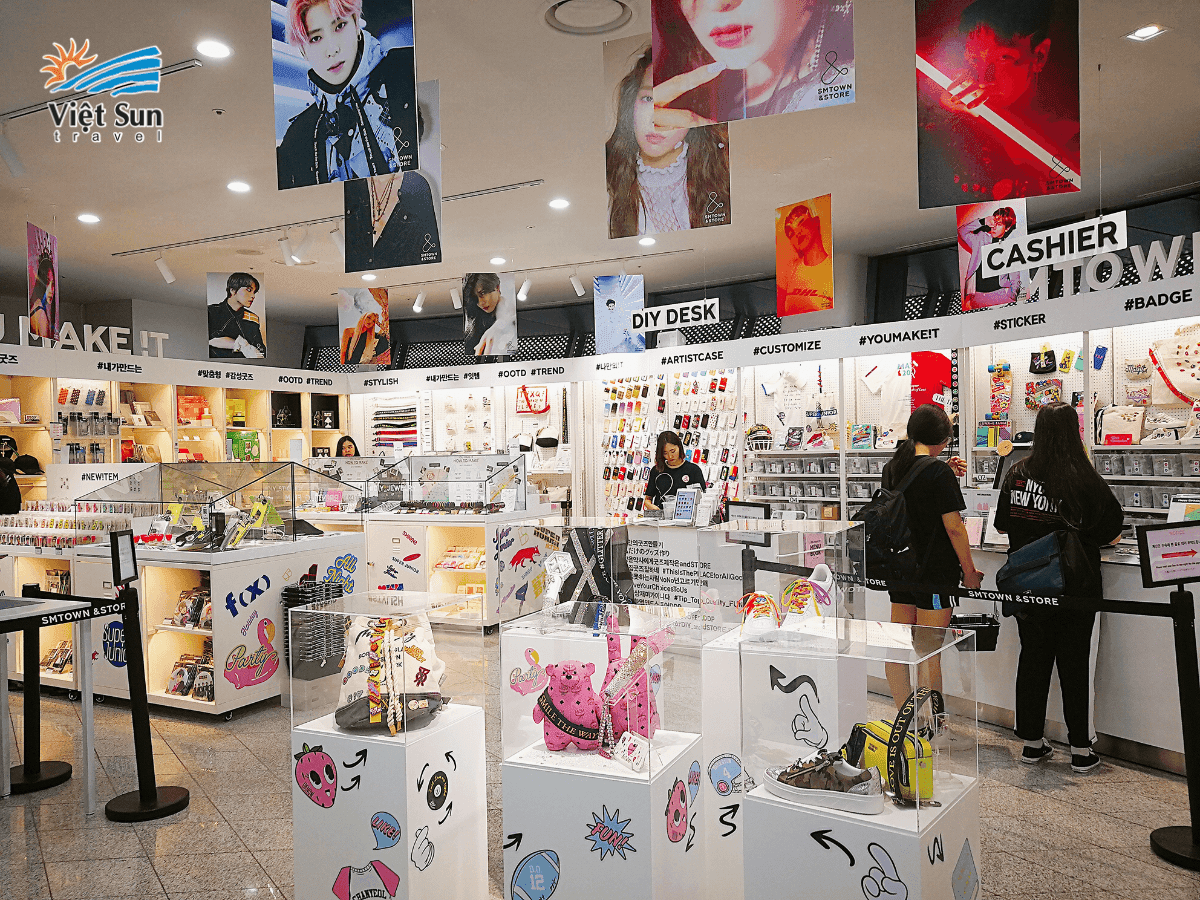 Album Kpop được bày bán tại SMTOWN – điểm đến yêu thích của fan Kpop