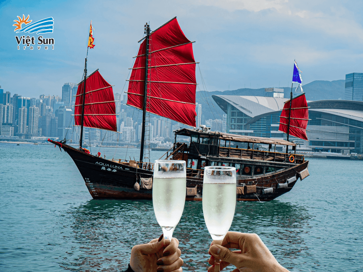 Aqua Luna – du thuyền cảng Victoria mang đậm dấu ấn Hồng Kông xưa