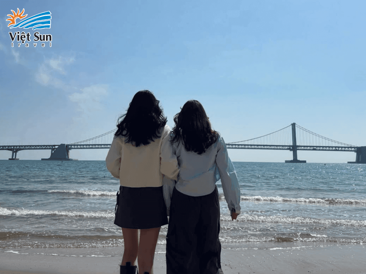 Bãi biển Gwangalli và cầu Gwangan của Busan