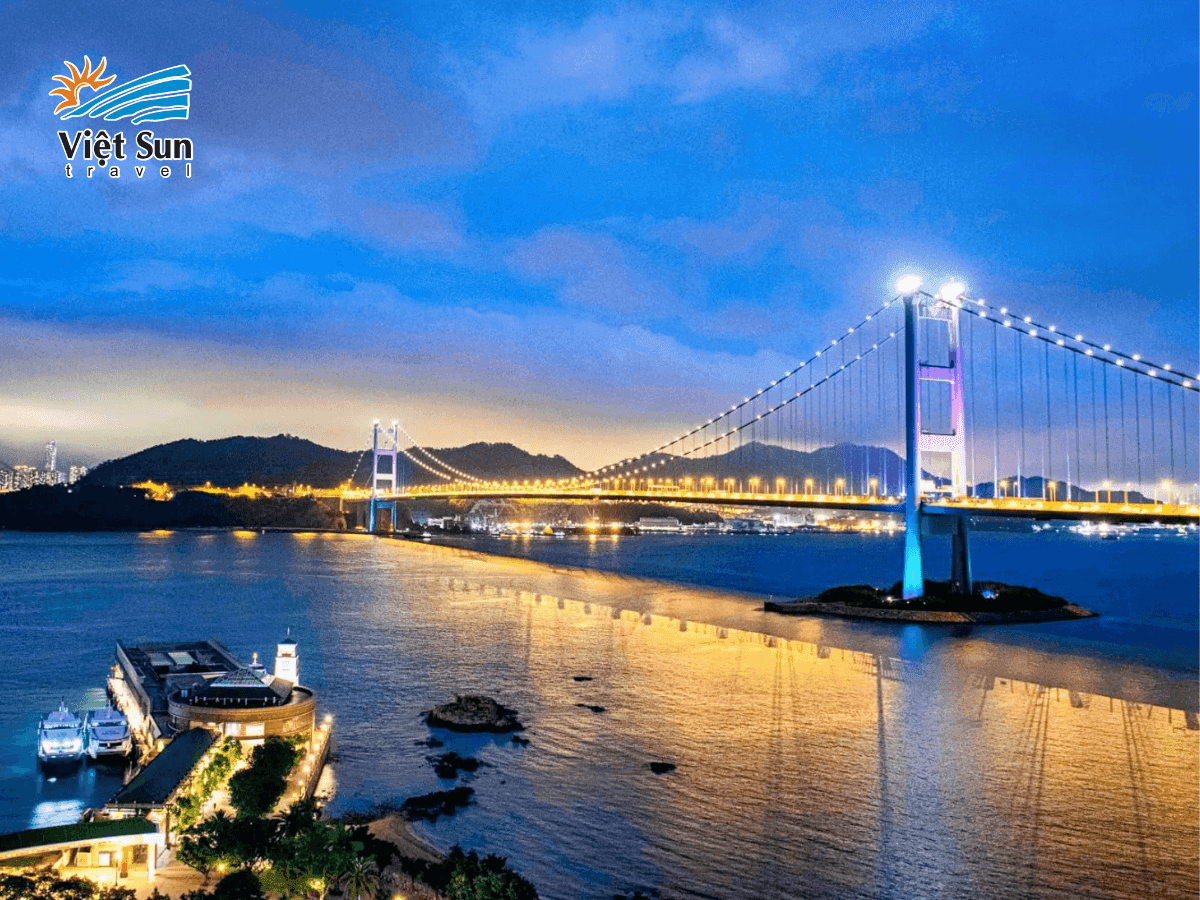 Cầu Thanh Mã về đêm - Vẻ đẹp lung linh huyền ảo của Hồng Kông
