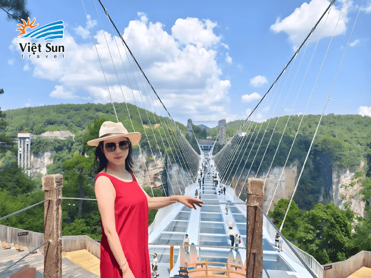 Cầu kính Trương Gia Giới – Cây cầu kính dài nhất thế giới