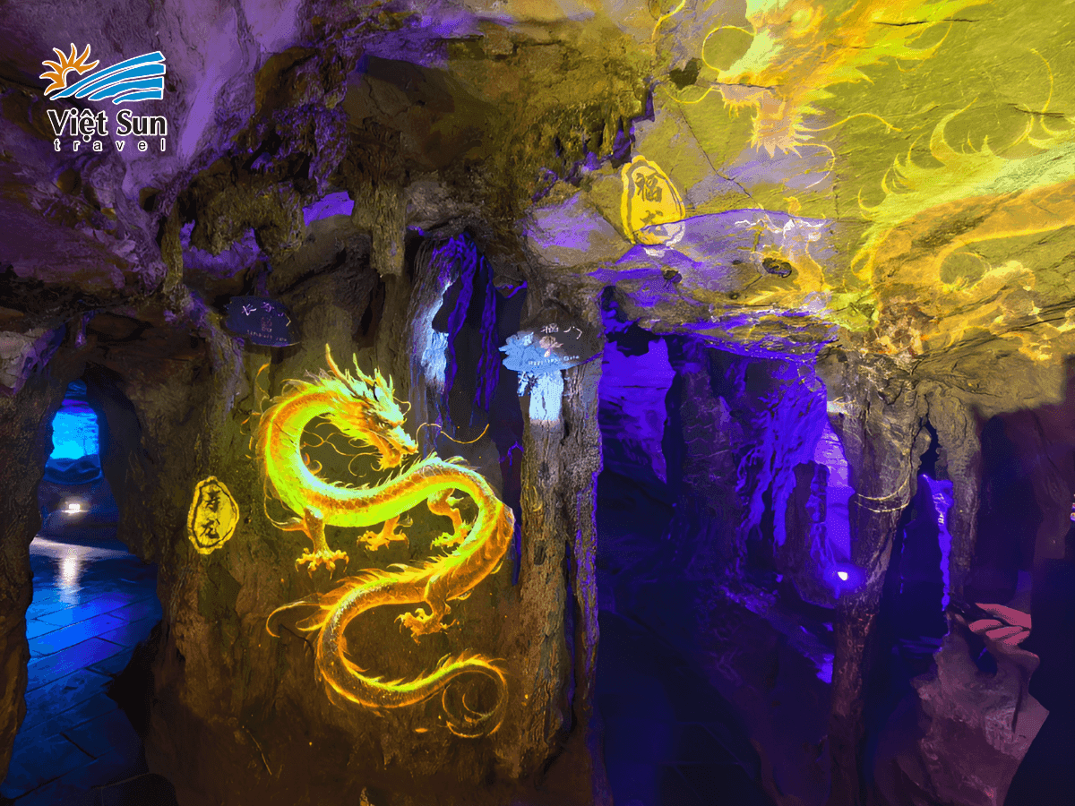 Cây Cột Rồng Vàng – biểu tượng vĩ đại giữa lòng Hoàng Long Động