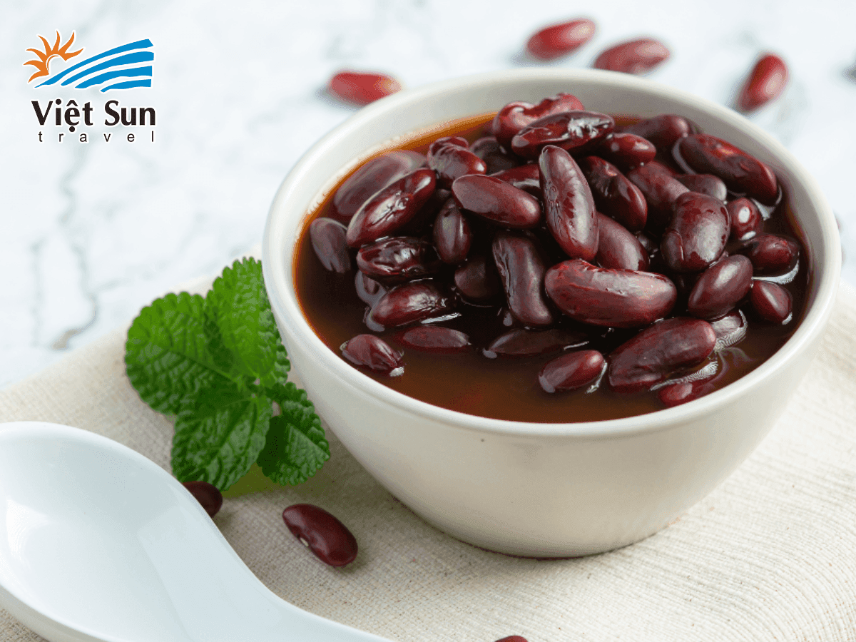 Ly chè đậu đỏ mát lạnh, kèm thạch xoài và sương sáo bắt mắt