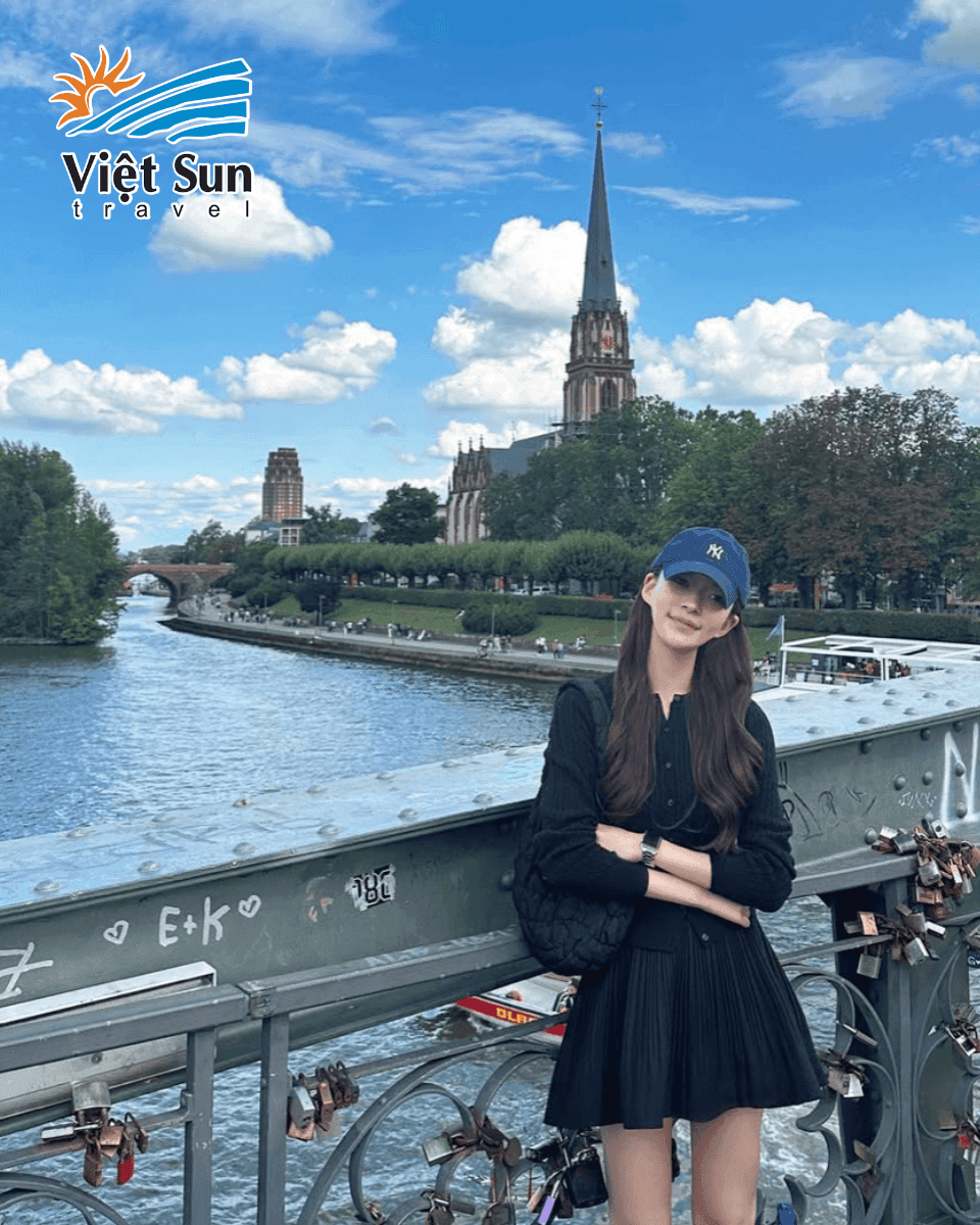 Check in thành phố Frankfurt khi du lịch Châu Âu.png