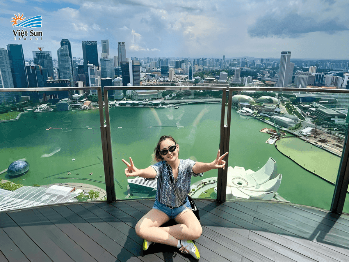 Check-in từ độ cao hơn 200 mét tại Tầng quan sát SkyPark Observation Deck – nơi bầu trời và thành phố giao thoa