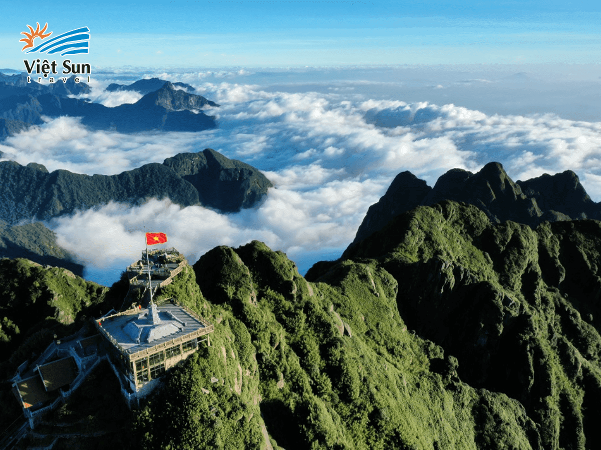 Chiêm ngưỡng cảnh sắc thiên nhiên kỳ vĩ trên đỉnh núi Fansipan