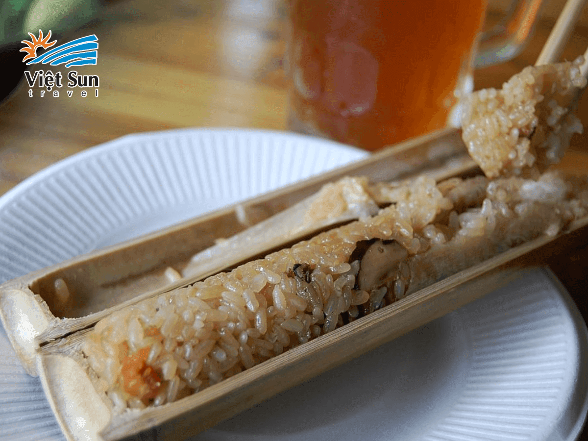 Cơm ống tre – tinh hoa ẩm thực núi rừng Phượng Hoàng