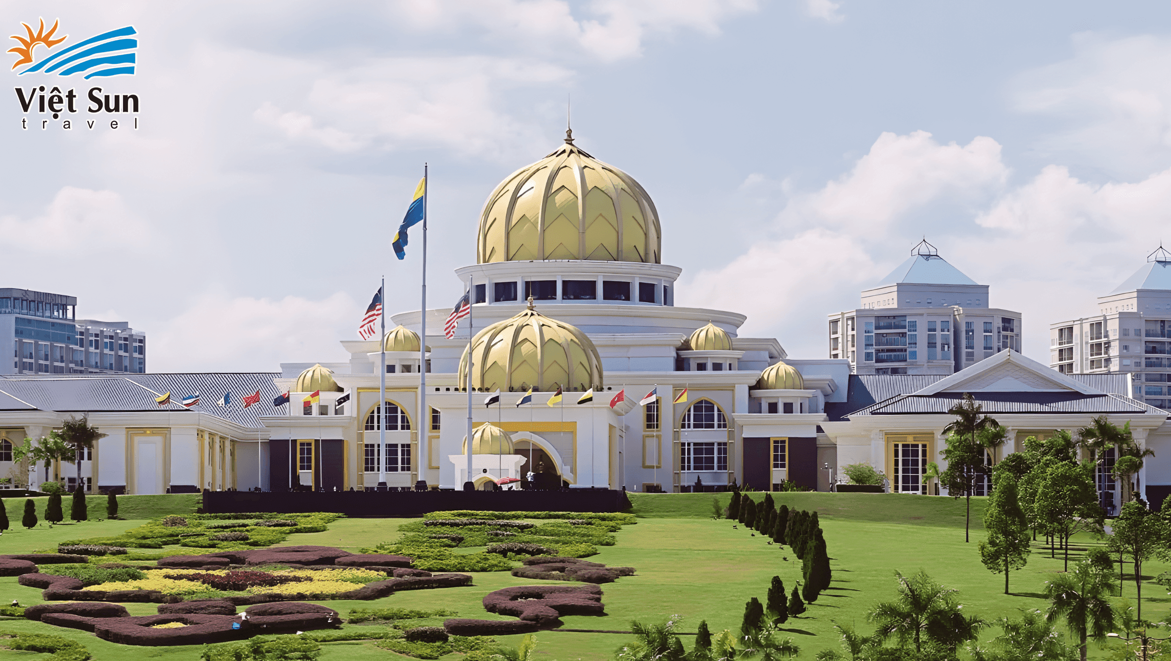 Cung điện Hoàng Gia Istana Negara biểu tượng quyền lực của Malaysia - Viet Sun Travel