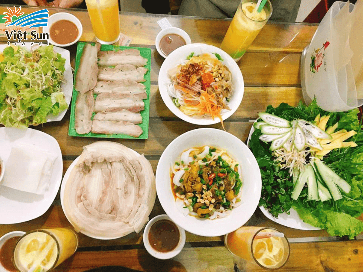 Đặc sản Đà Nẵng - Bánh tráng thịt heo 2 đầu da & Mỳ Quảng