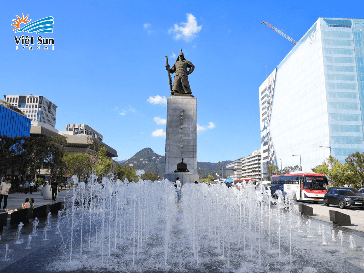 Đài phun nước lung linh tại Quảng trường Gwanghwamun – điểm nhấn thu hút du khách