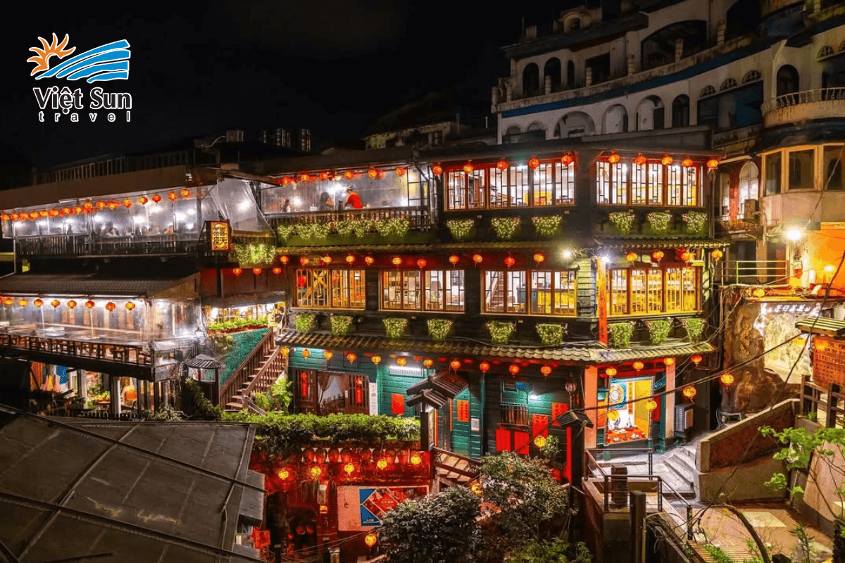 Dạo bước phố cổ Jiufen vào mùa đông – Thị trấn đèn lồng mang màu thời gian.