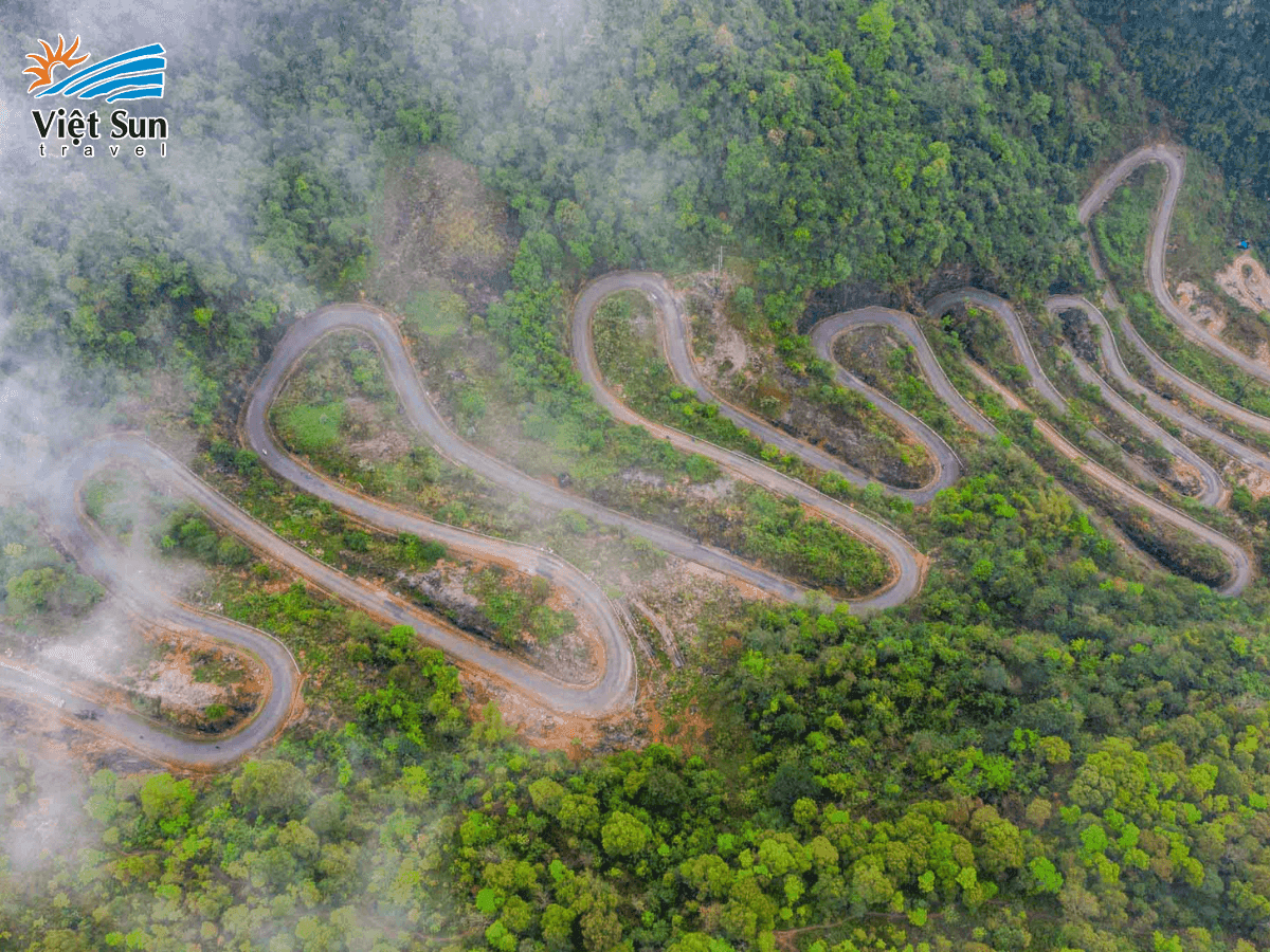Đèo Ngoạn Mục, cảnh sắc như tranh, hành trình đầy kịch tính.png