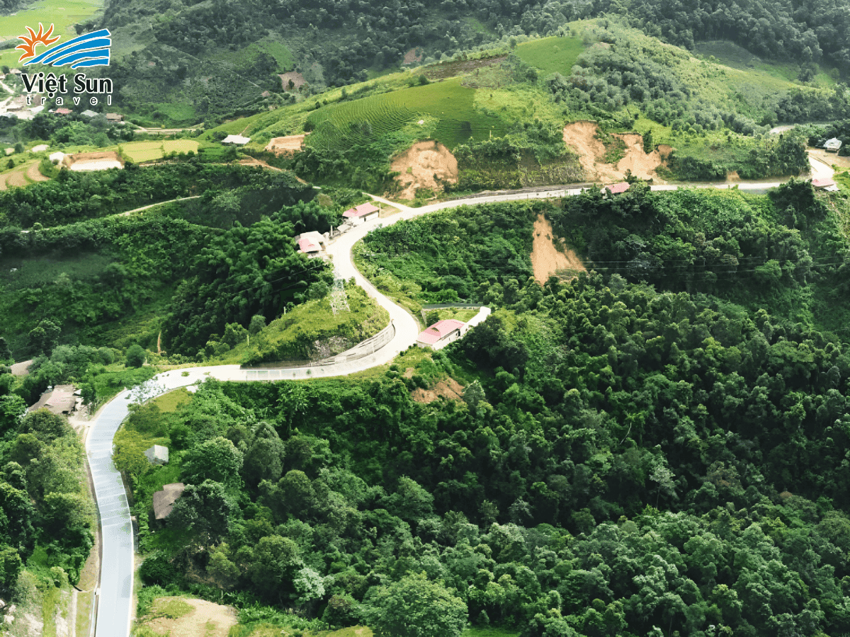 Đèo Pha Đin, điểm chạm giữa trời đất và giới hạn con người