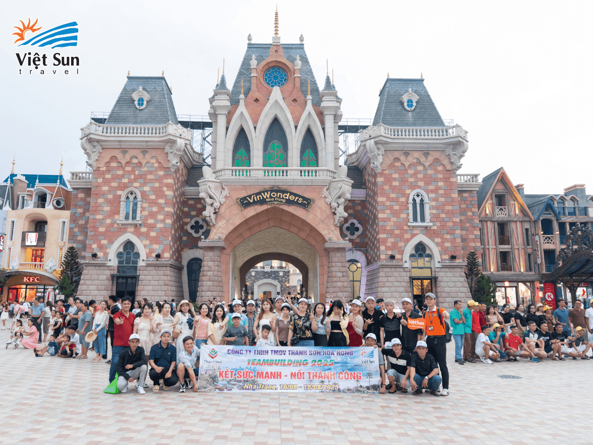 Đoàn Công ty TNHH TMDV Thanh Sơn Hóa Nông check-in Nha Trang