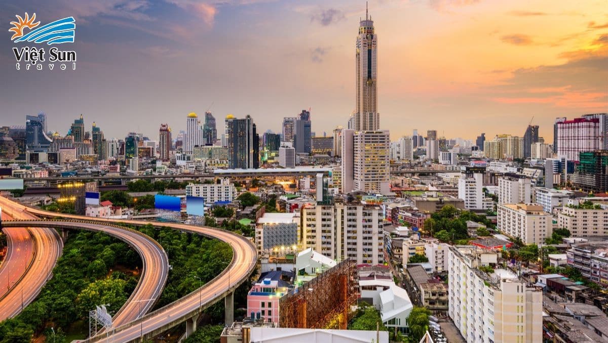 Dùng buffet tại tòa Baiyoke Sky 86 tầng