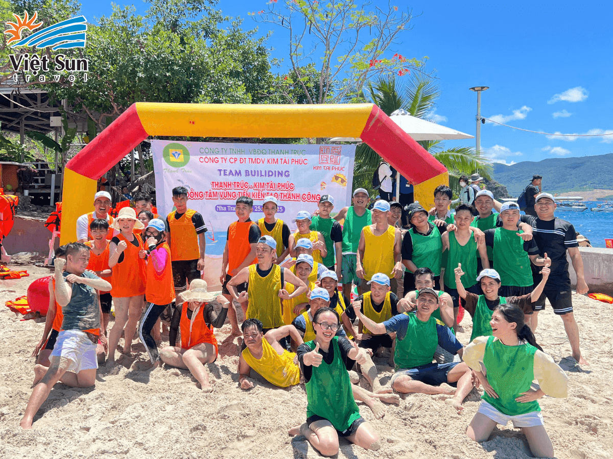 Gala Dinner trang hoàng, chỉn chu, hiện đại trong tour team building Viet Sun Travel