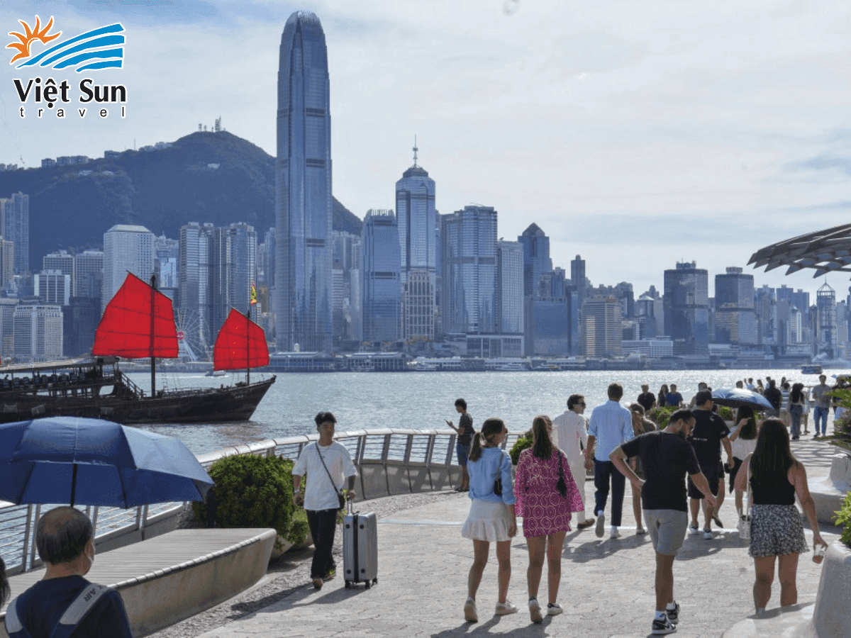 HK tourist (1).png