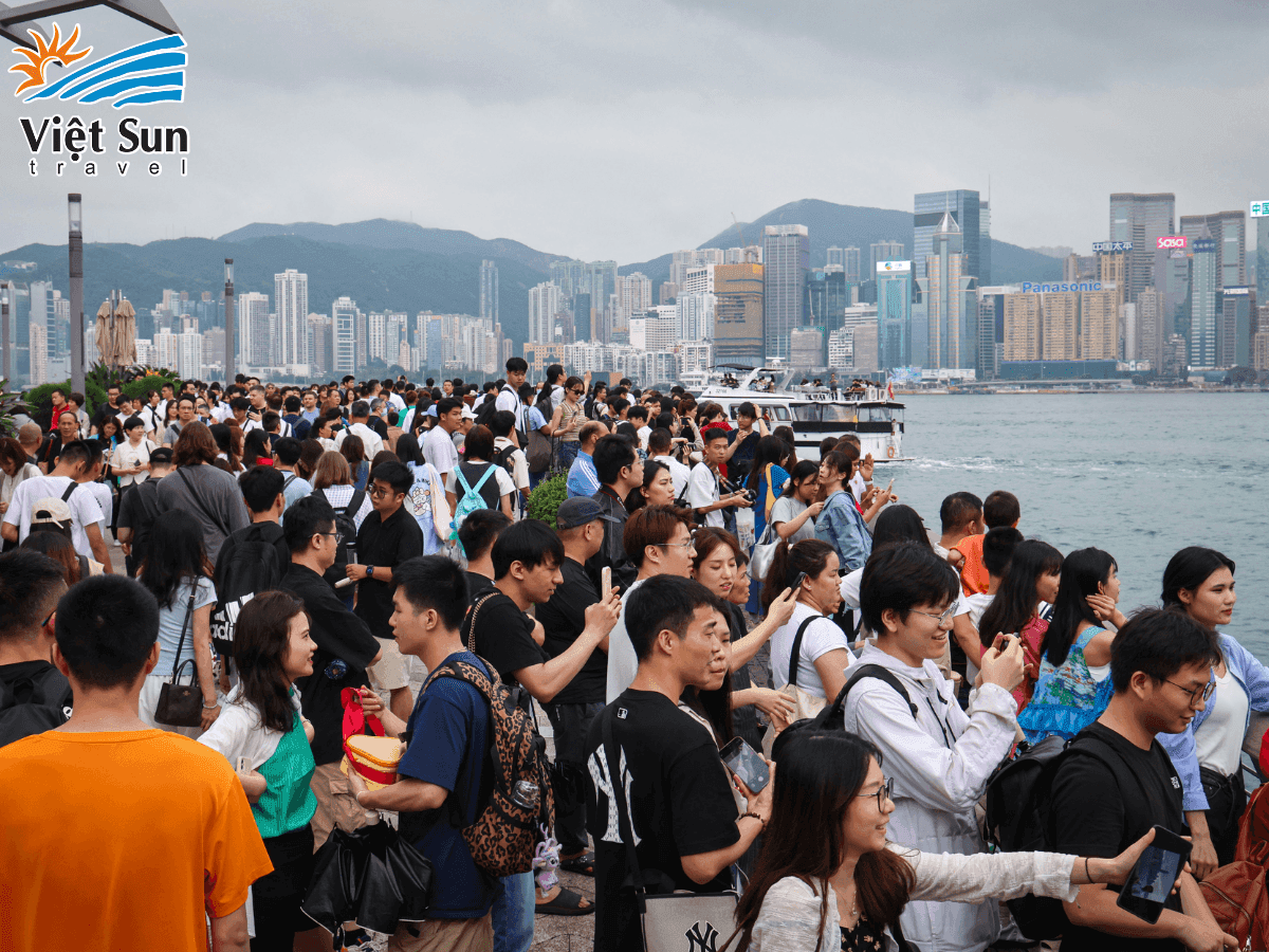 HK tourist (2).png