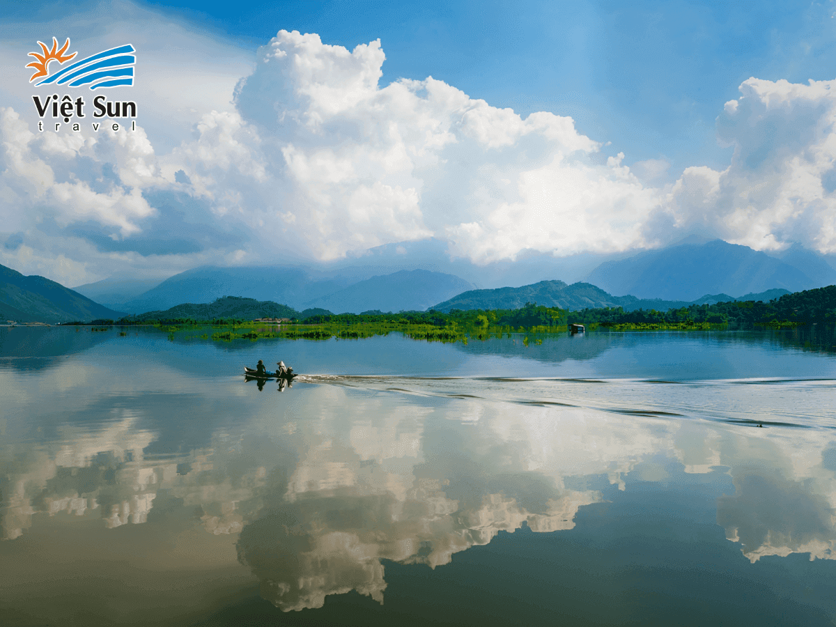 Hồ Núi Cốc thơ mộng giữa vùng đồi núi trung du Bắc Bộ
