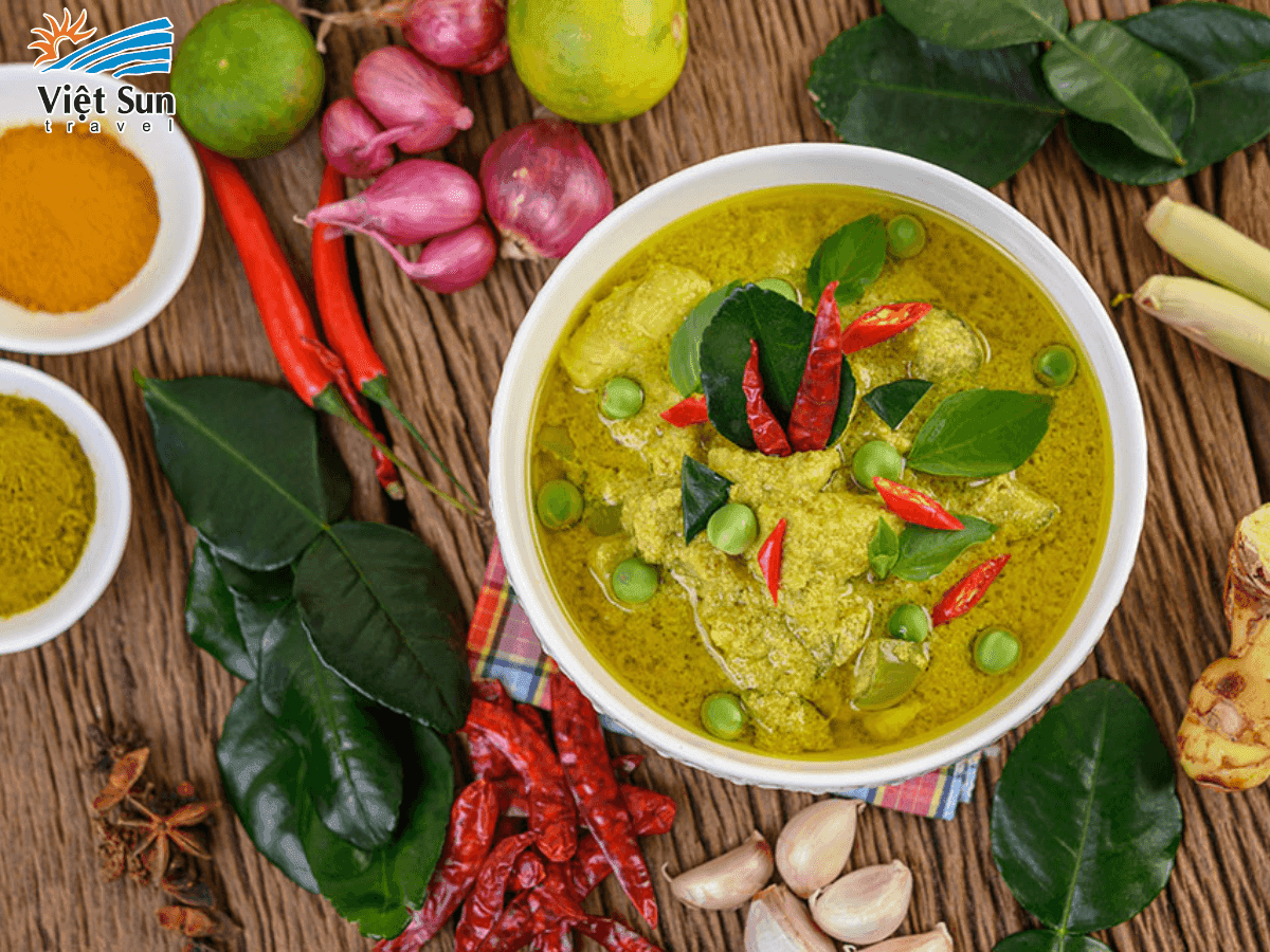 Kaeng Khiao Wan – Cà ri xanh đặc sản xứ chùa Vàng