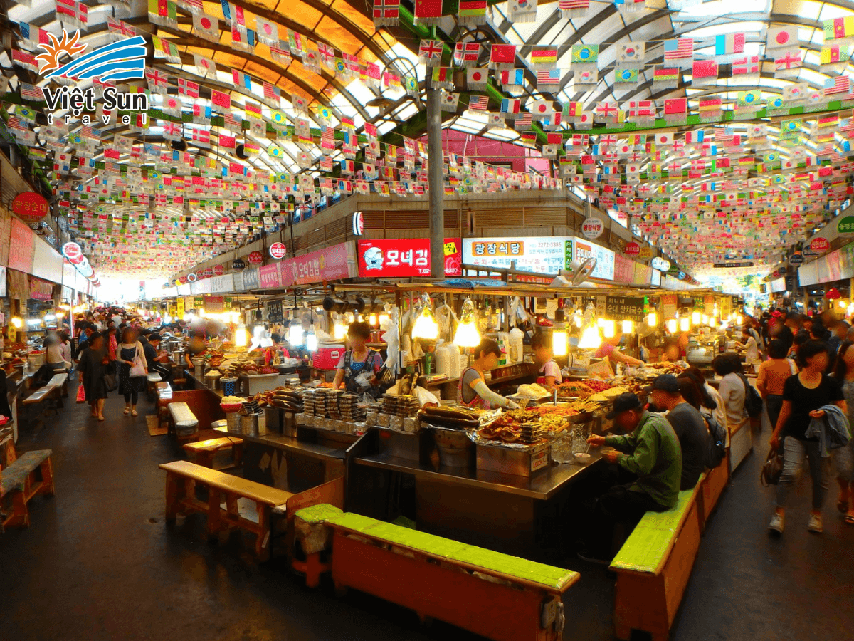 Khám phá Chợ Dongdaemun – trung tâm mua sắm không ngủ của Seoul