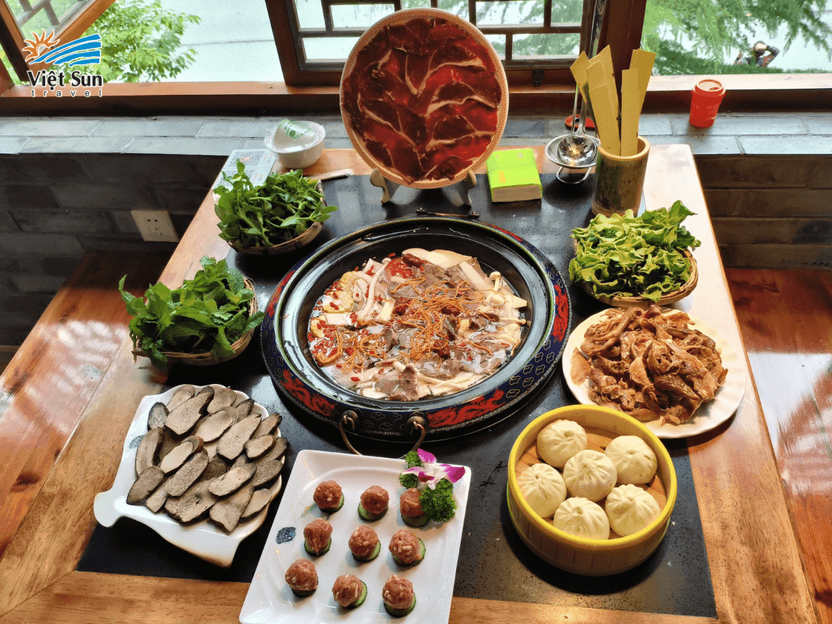 Khám phá hương vị núi rừng trên cung đường Trà Mã Cổ Đạo với lẩu bò Yak