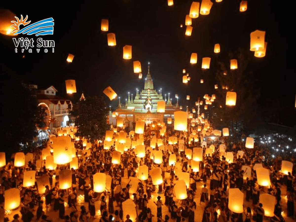 Không khí lễ hội Vesak Day rực rỡ ánh đèn hoa đăng trên bầu trời