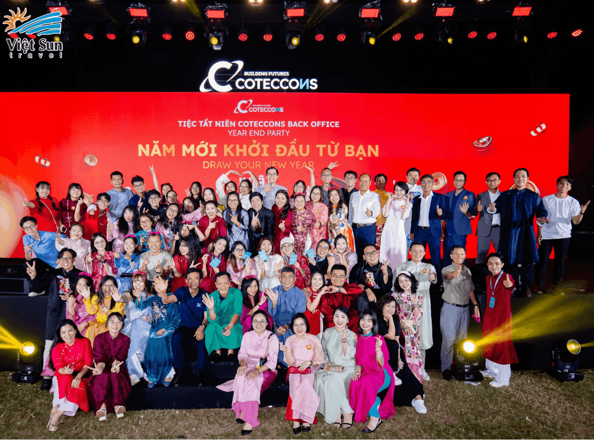 Không khí sôi nổi tại mỗi buổi Year End Party