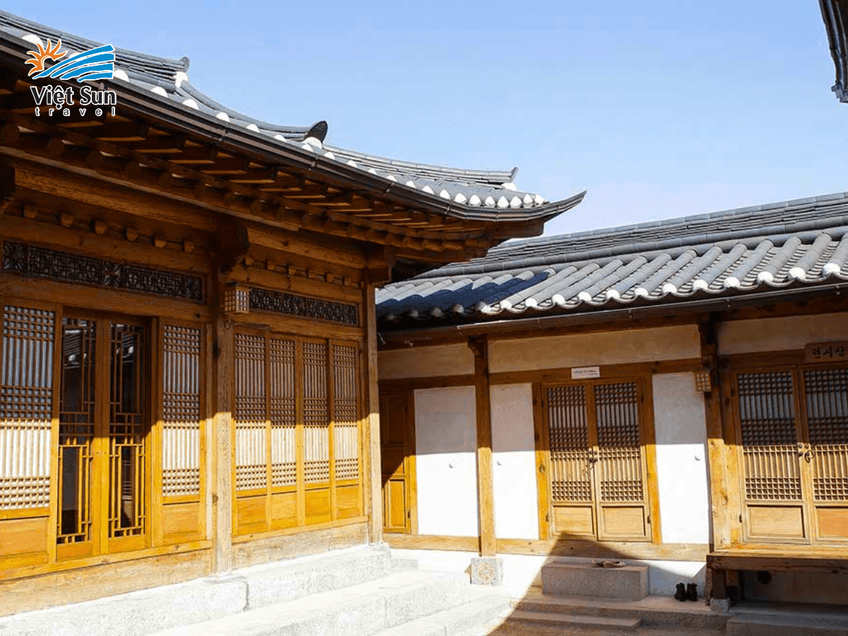Kiến trúc của những ngôi nhà cổ tại Bukchon Hanok - Vẻ đẹp vượt thời gian