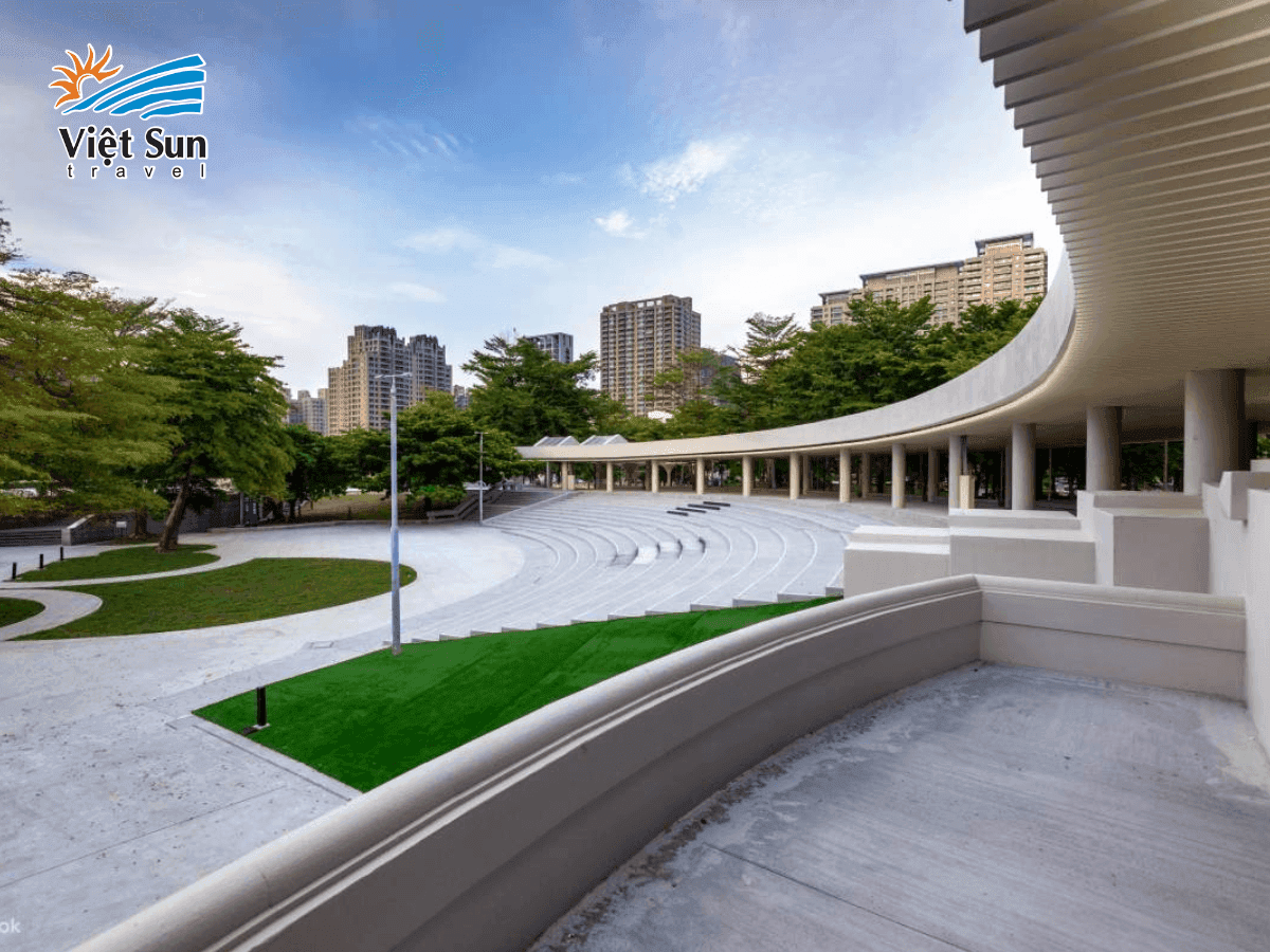 Kiến trúc hiện đại bên ngoài Bảo tàng Mỹ thuật Cao Hùng