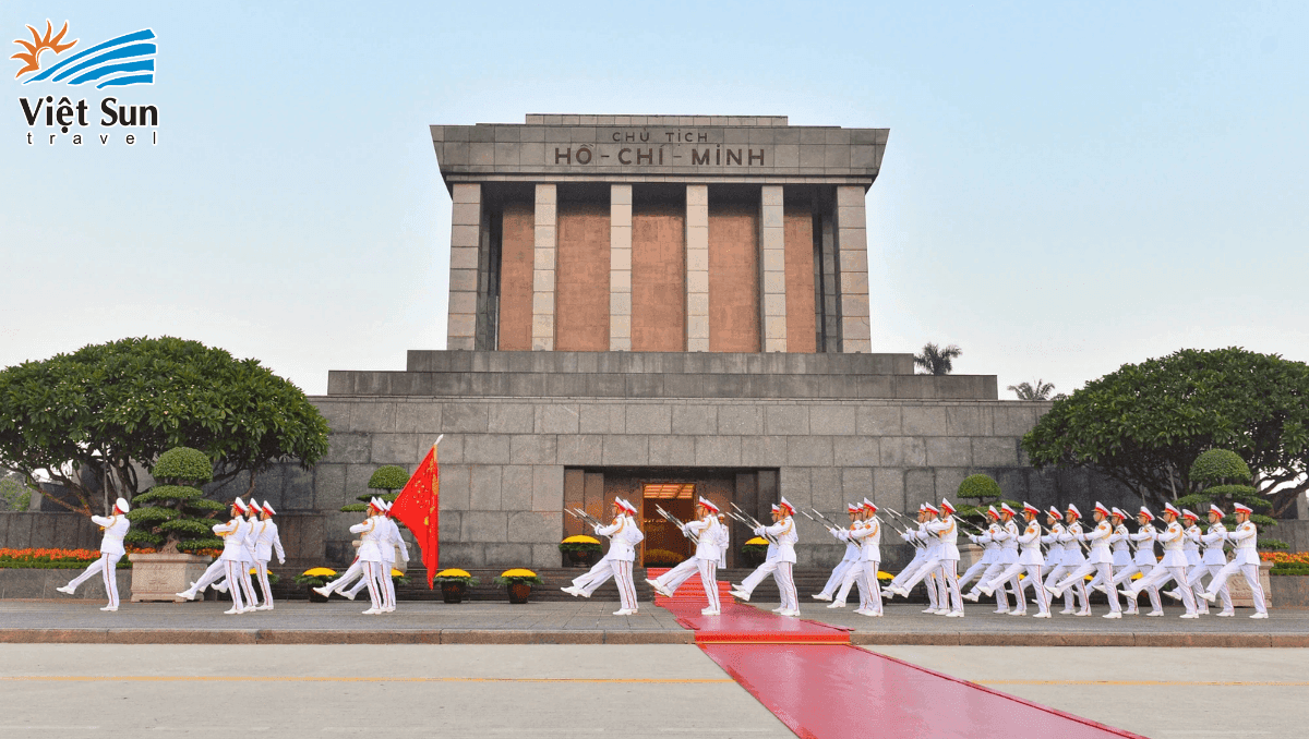 Lăng chủ tịch HCM