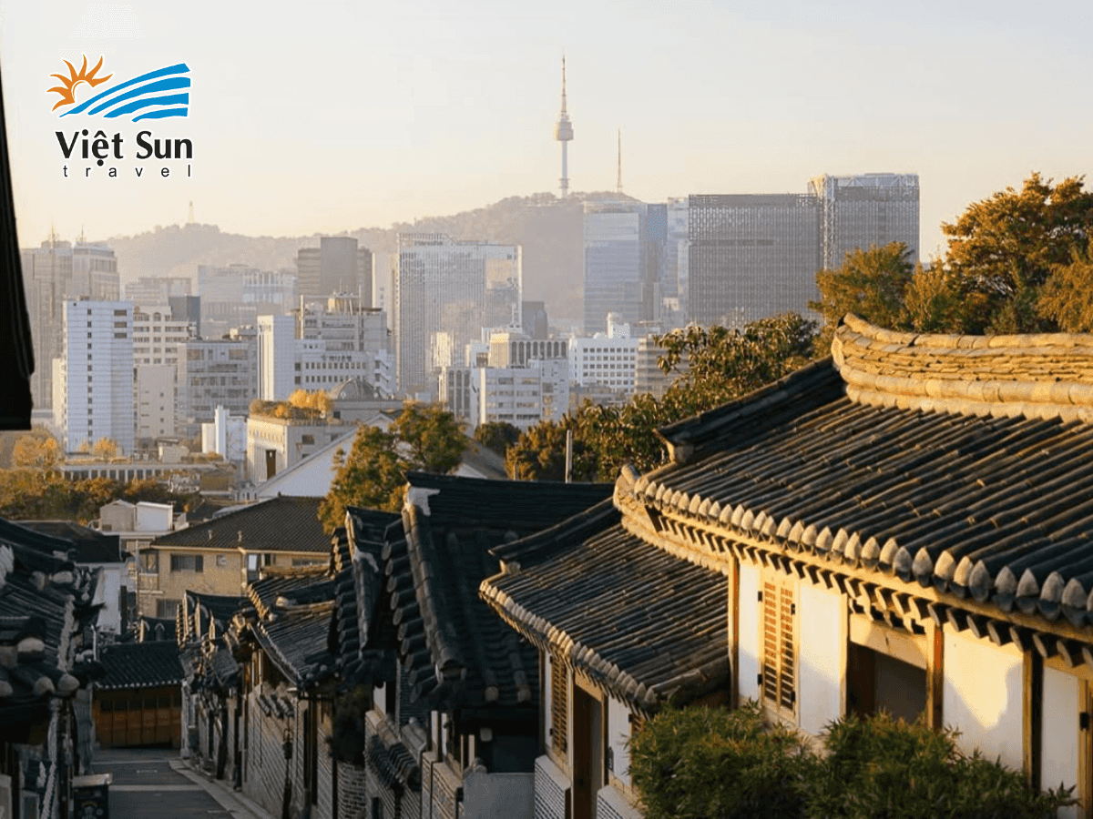Làng cổ Bukchon Hanok yên bình giữa mùa lá vàng Hàn Quốc