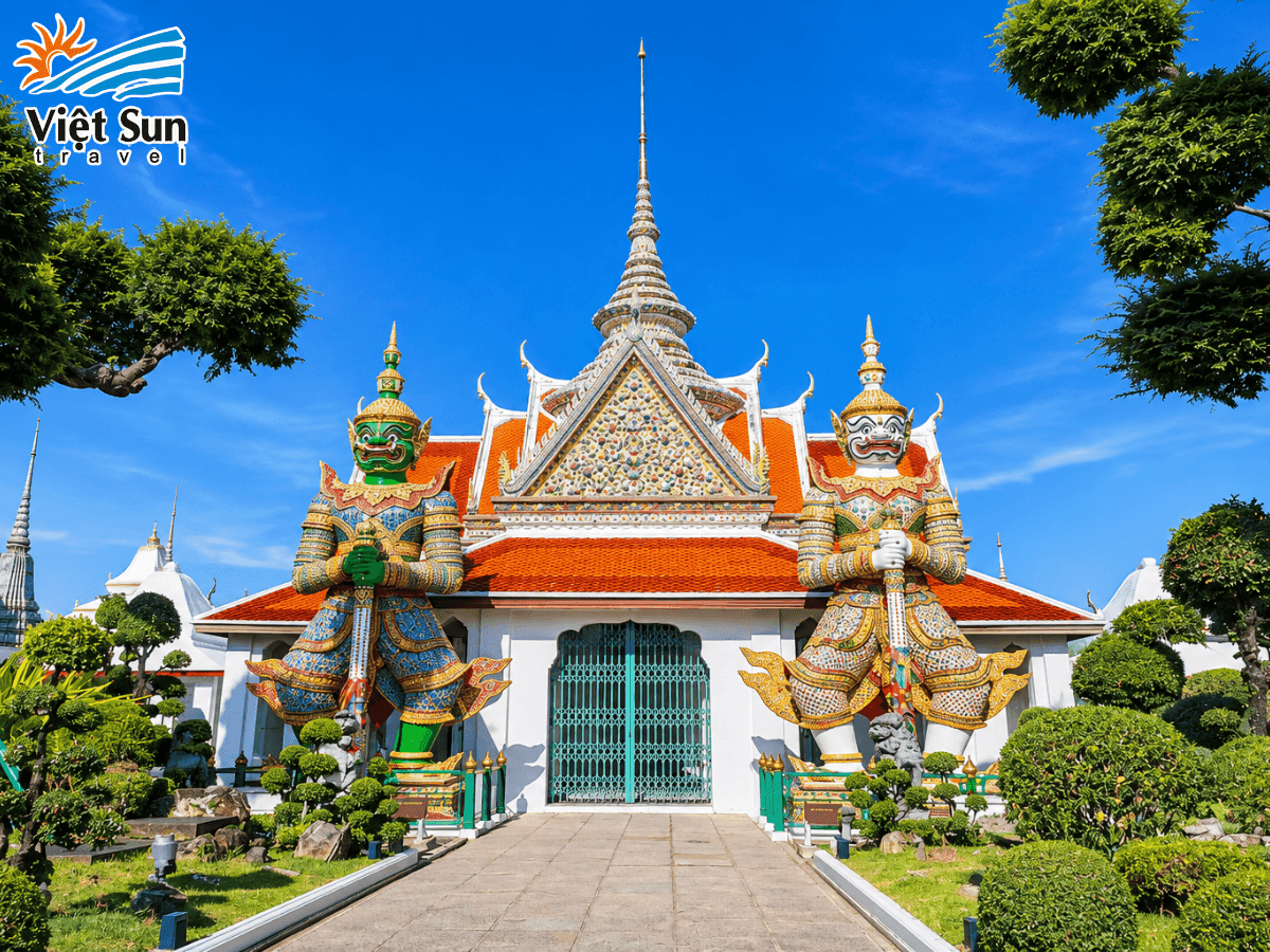 Lối vào Chánh điện Wat Arun