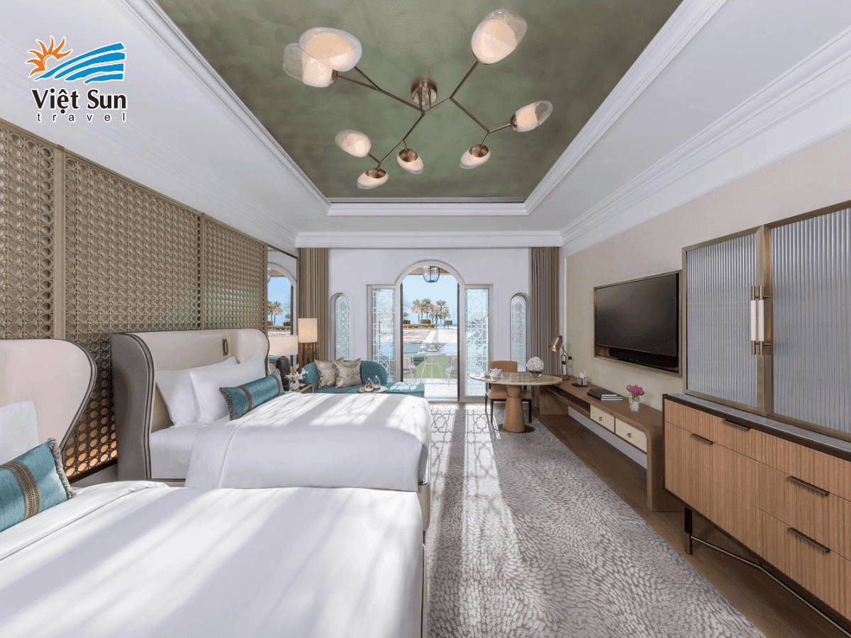 Một trong căn phòng view biển ở Emirates Palace