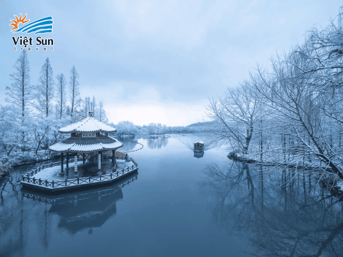 Mùa đông tại Tây Hồ, không gian yên ả khiến lòng người lắng lại