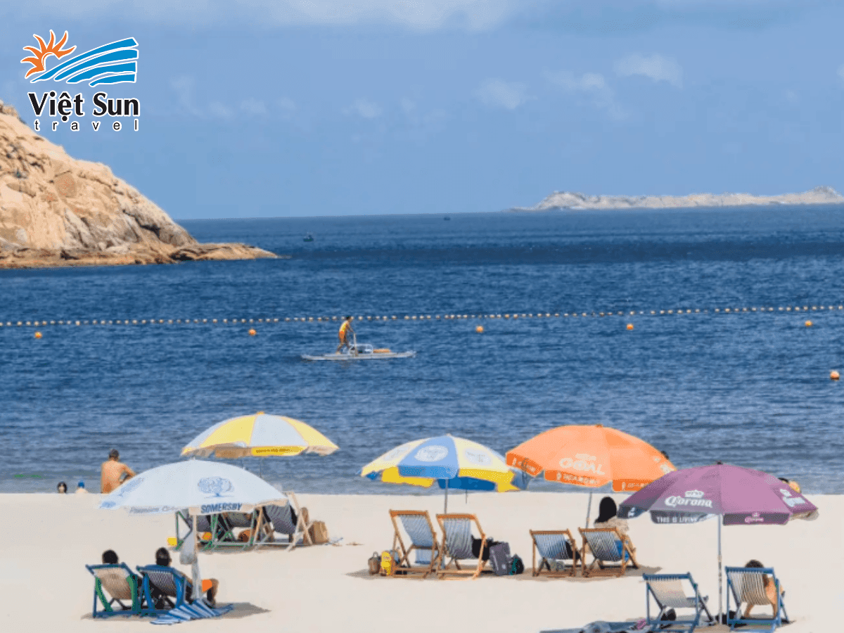 Mùa hè Hồng Kông rực nắng, đôi lúc có mưa giông – sôi động và đầy sức sống