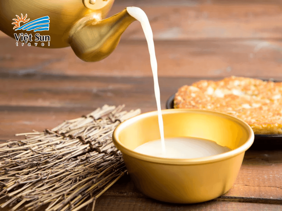 Rượu gạo nóng Makgeolli – Thức uống sưởi ấm đặc trưng của Hàn Quốc mùa đông