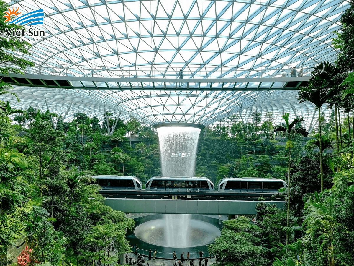 Sân bay Changi - Điểm đến đặc biệt ngay từ khi đặt chân đến Singapore