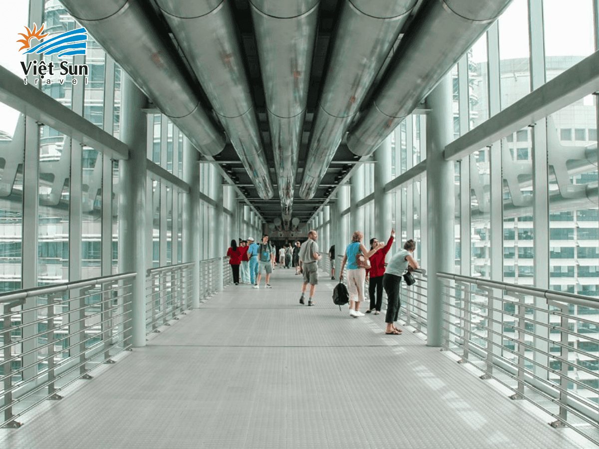 Skybridge - Điểm tham quan nổi bật tại Tháp đôi Petronas