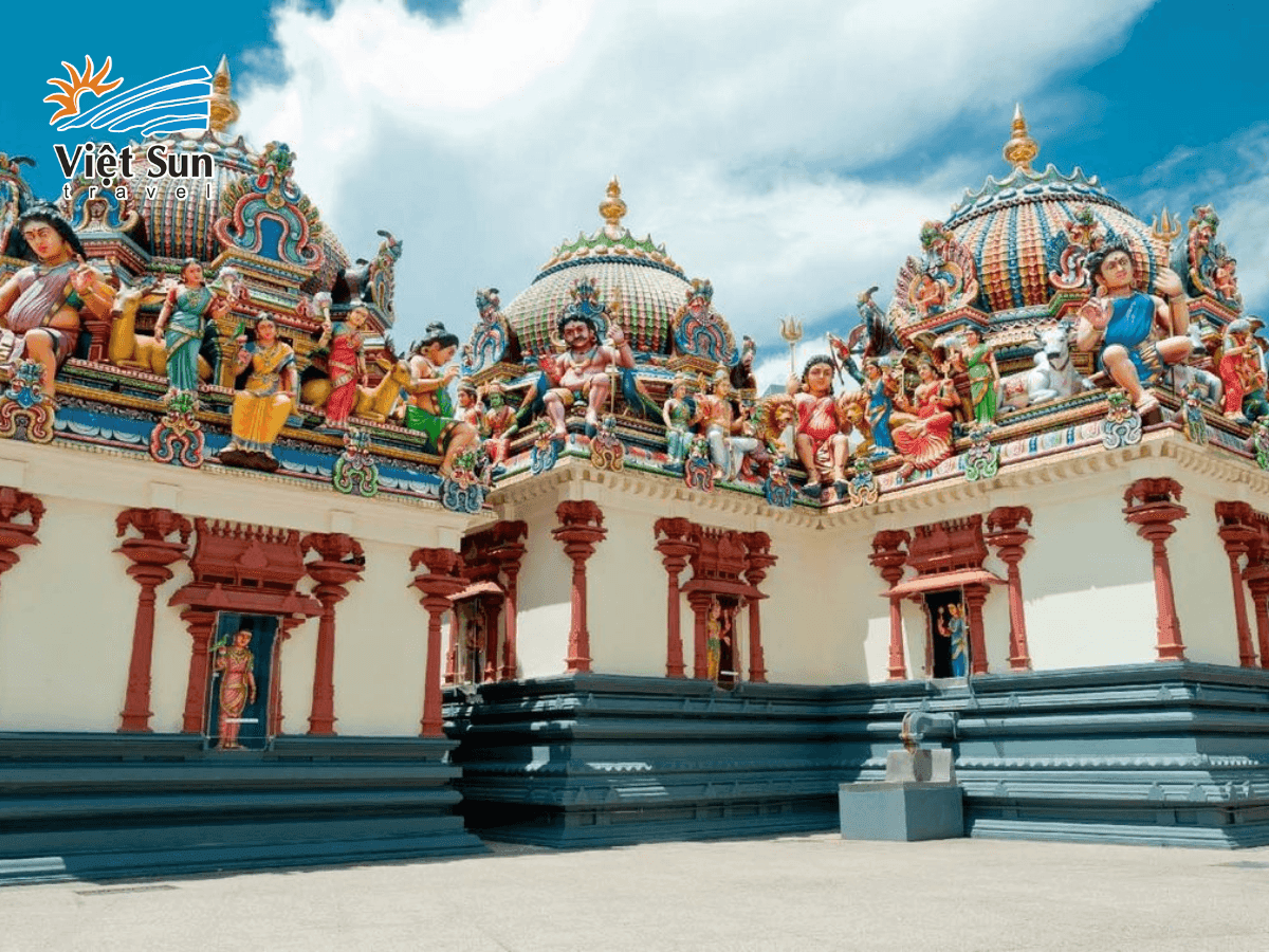 Sri Mariamman - Ngôi đền Hindu lâu đời nhất tại Singapore