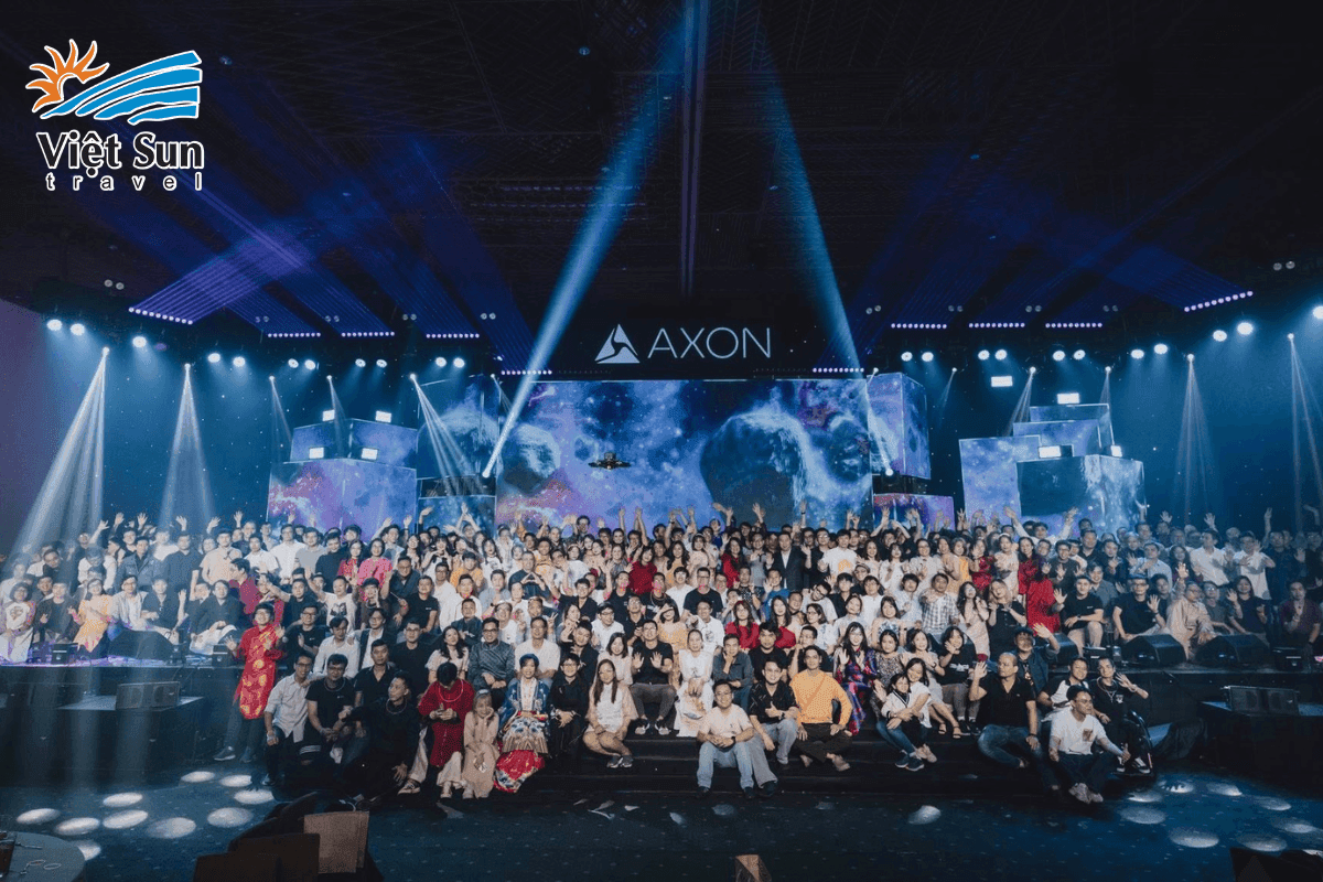 Không khí náo nhiệt tại bữa tiệc year end party