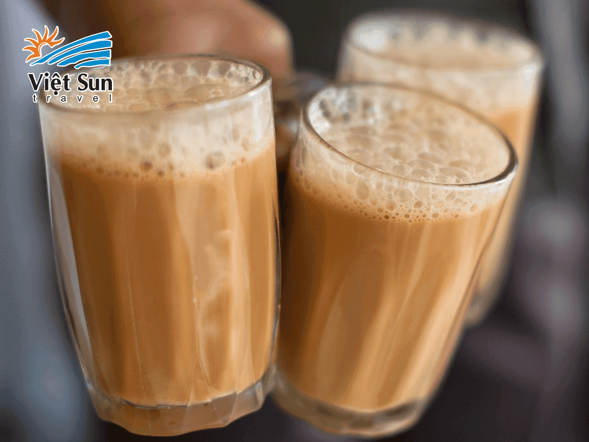 Teh Tarik - thức uống được pha chế đặc trưng đậm chất Malaysia