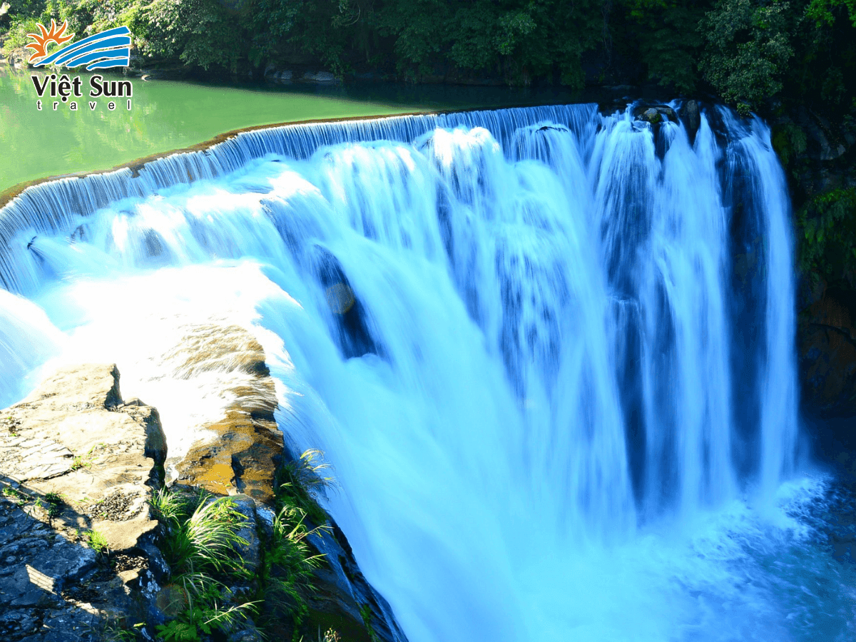 Thác Thập Phần – Niagara châu Á ẩn mình giữa rừng xanh New Taipei.