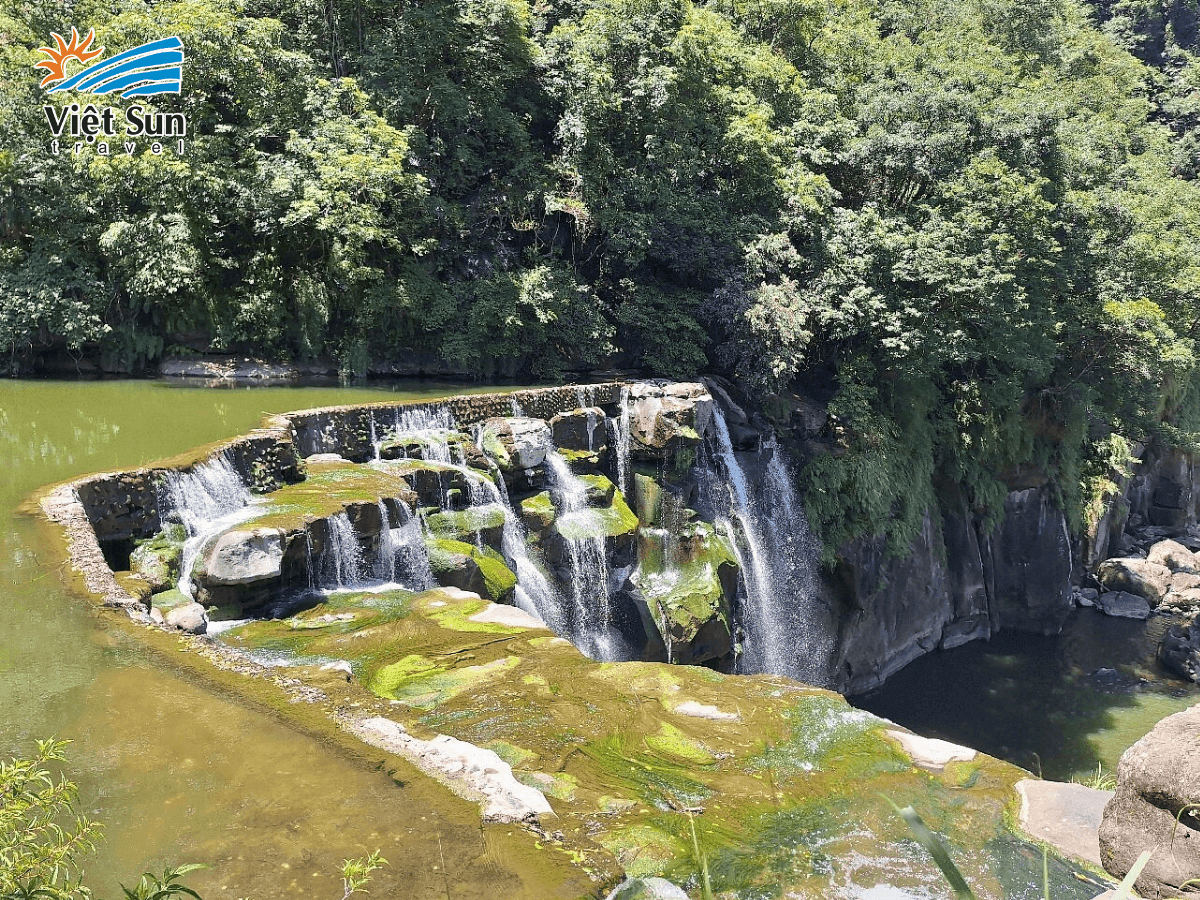 Thác Thập Phần – điểm dừng chân xanh mát giữa lòng Đài Loan.