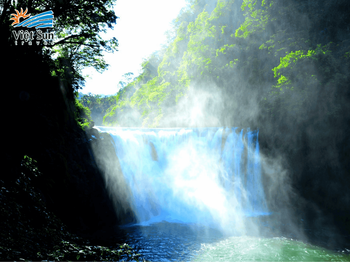 Thác Thập Phần lúc sớm mai – ánh sáng hoàn hảo cho bức ảnh đẹp.