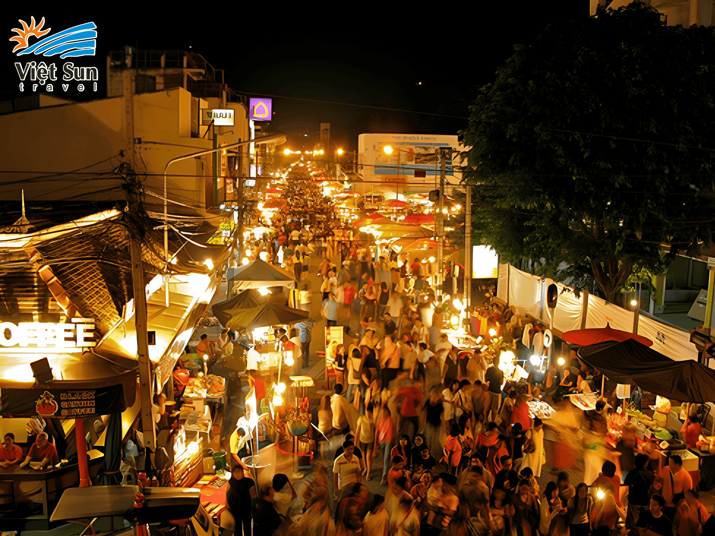 Tham quan chợ đên Chiang Mai, Thái Lan