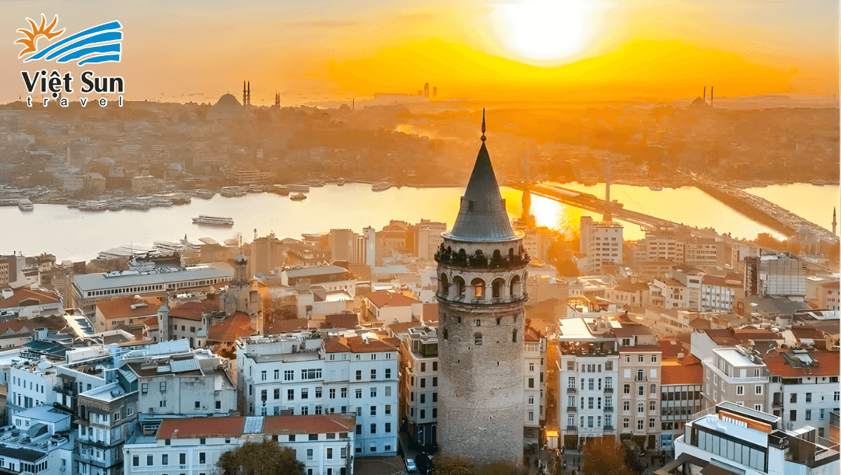 Tháp Galata biểu tượng của thành phố Istanbul Viet Sun Travel