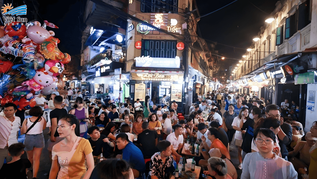 Chợ đêm Hà Nội