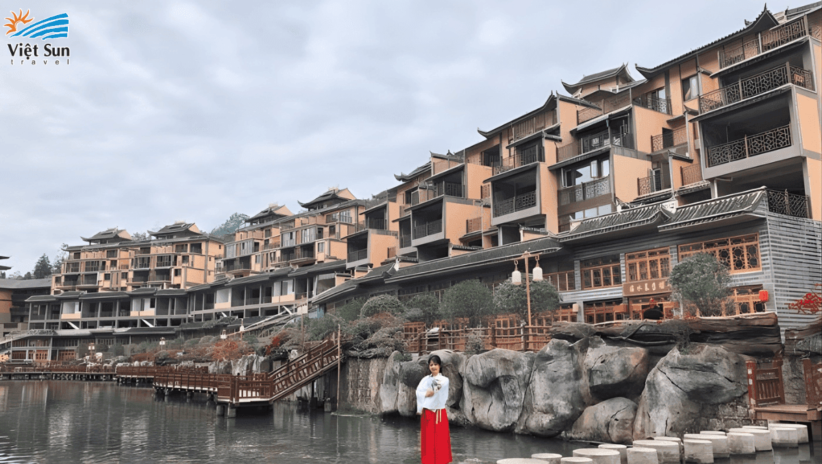 Tiểu Phượng Hoàng Cổ Trấn - Viet Sun Travel