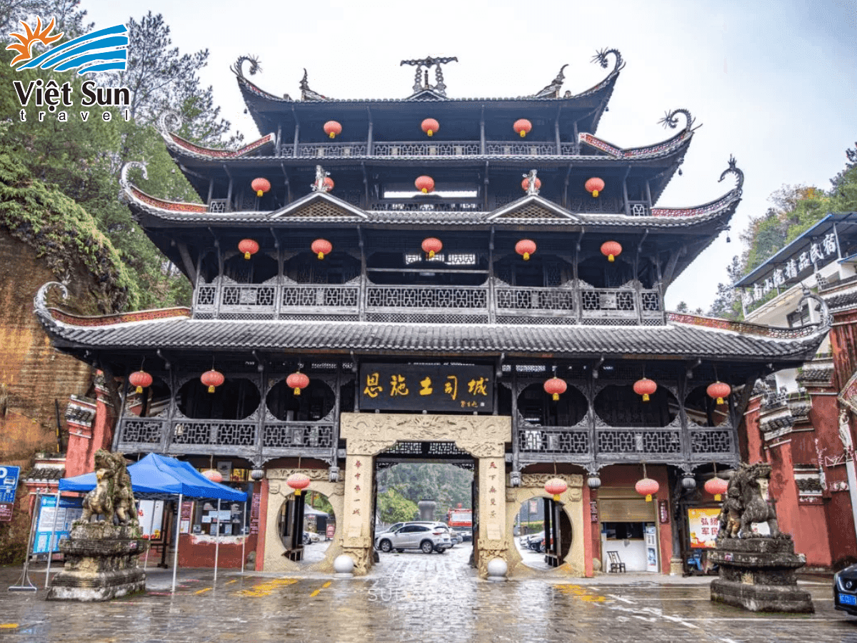 Thổ Tư Thành du lịch Phượng Hoàng Cổ Trấn